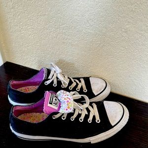 Black Converse low tops.